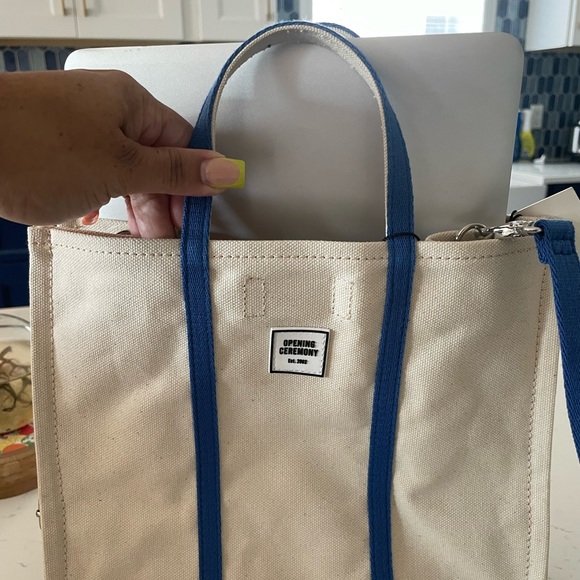 Brand new unused opening ceremony - Picture 7 of 9